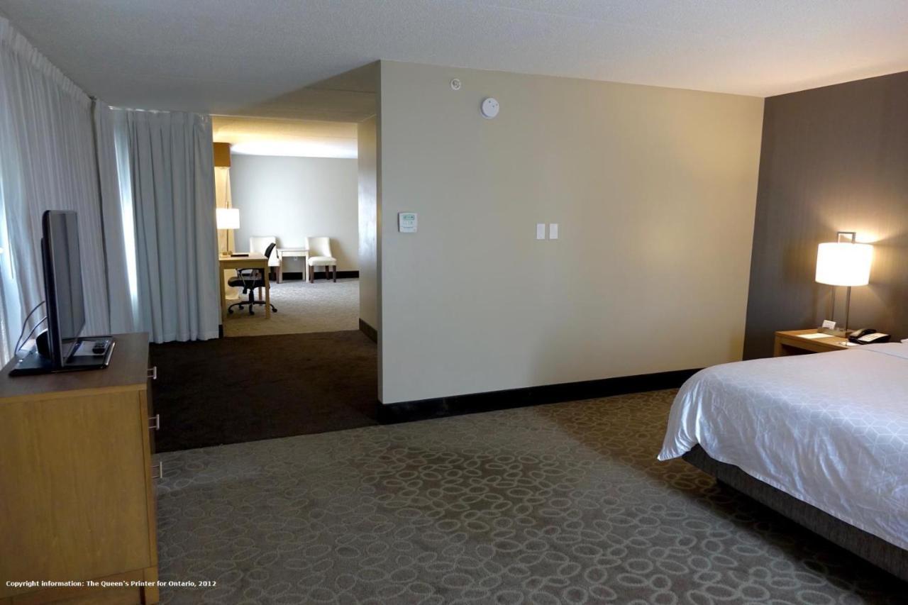 Holiday Inn Express & Suites Oshawa Downtown - Toronto Area By Ihg Esterno foto