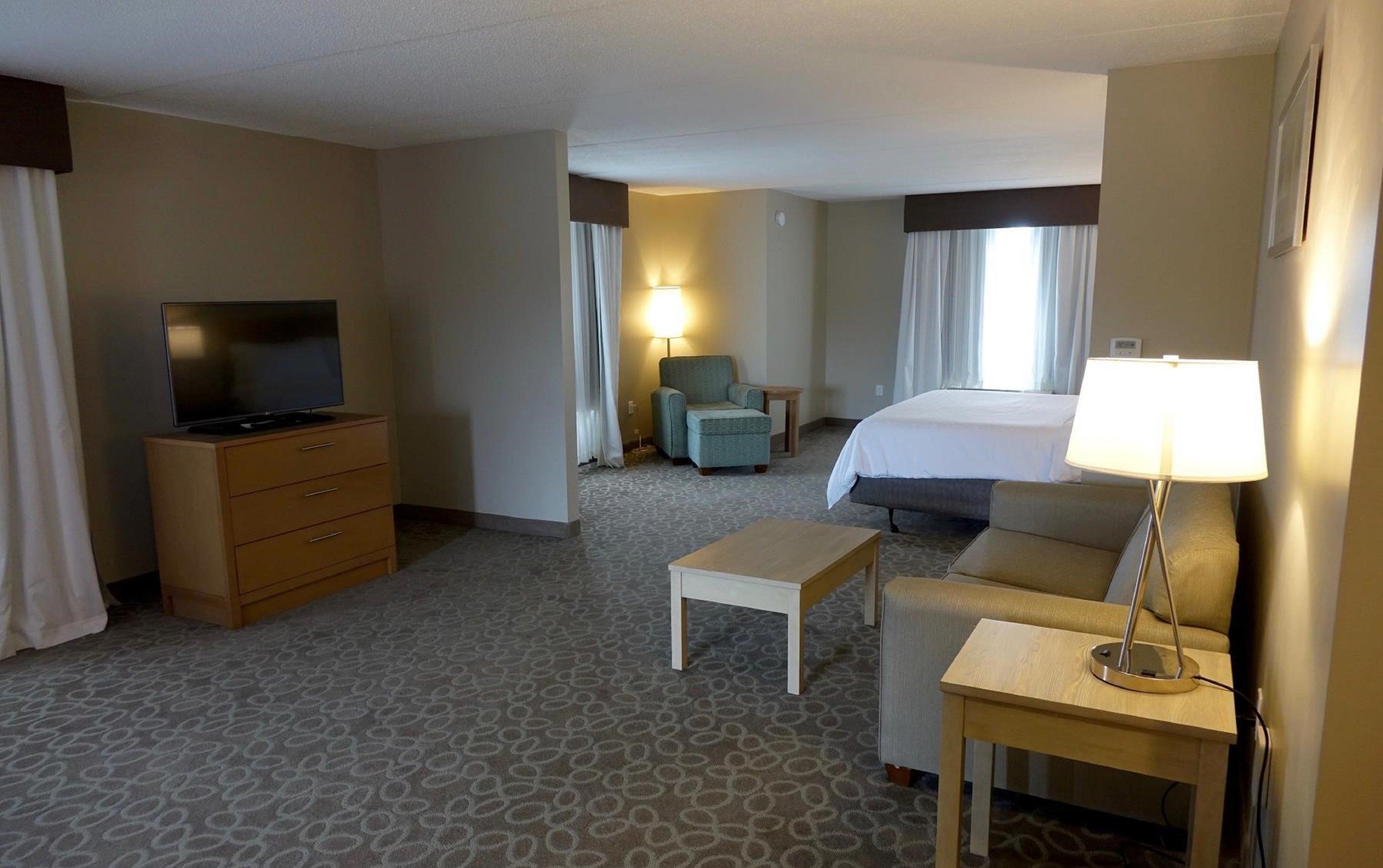 Holiday Inn Express & Suites Oshawa Downtown - Toronto Area By Ihg Esterno foto
