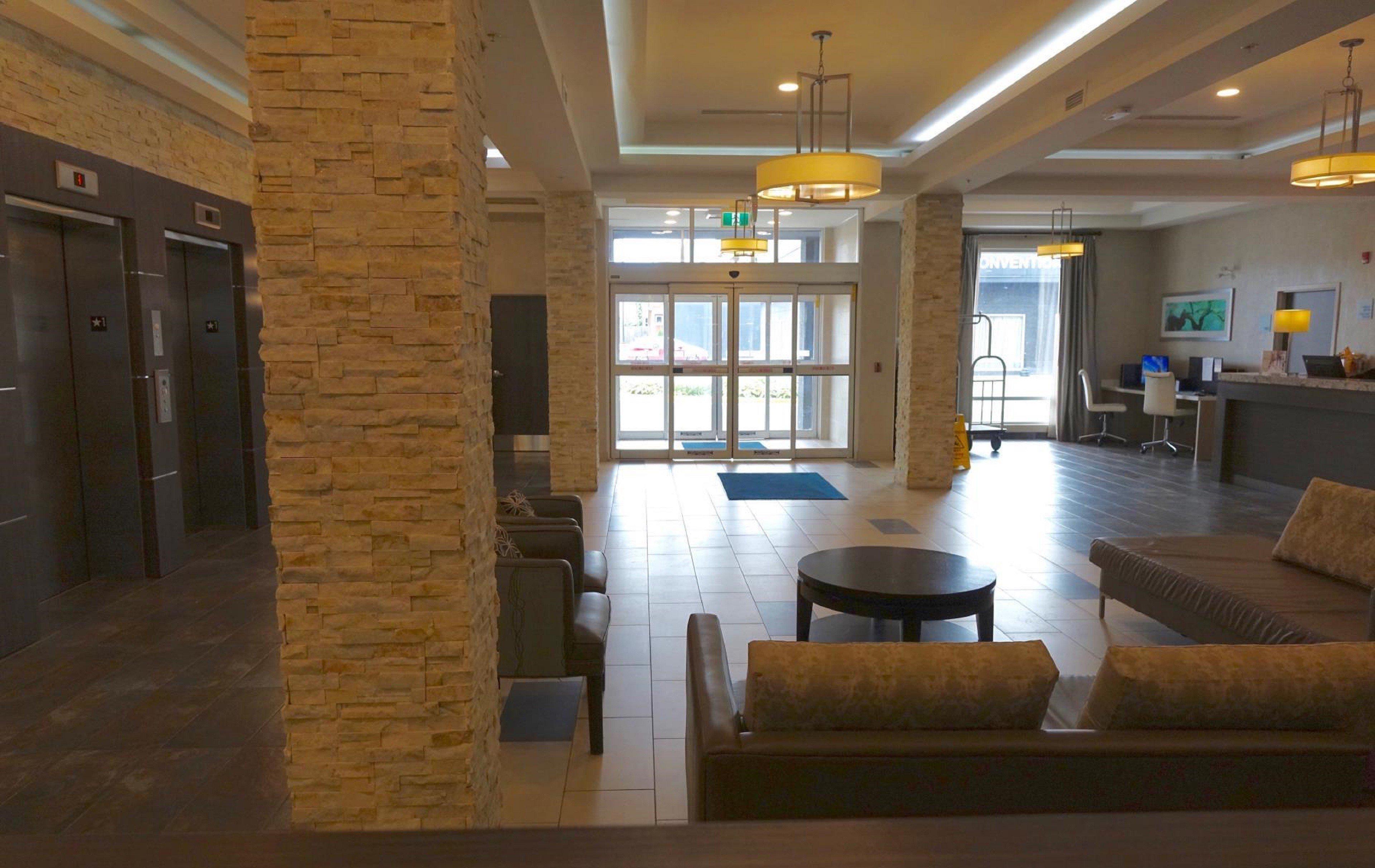 Holiday Inn Express & Suites Oshawa Downtown - Toronto Area By Ihg Esterno foto