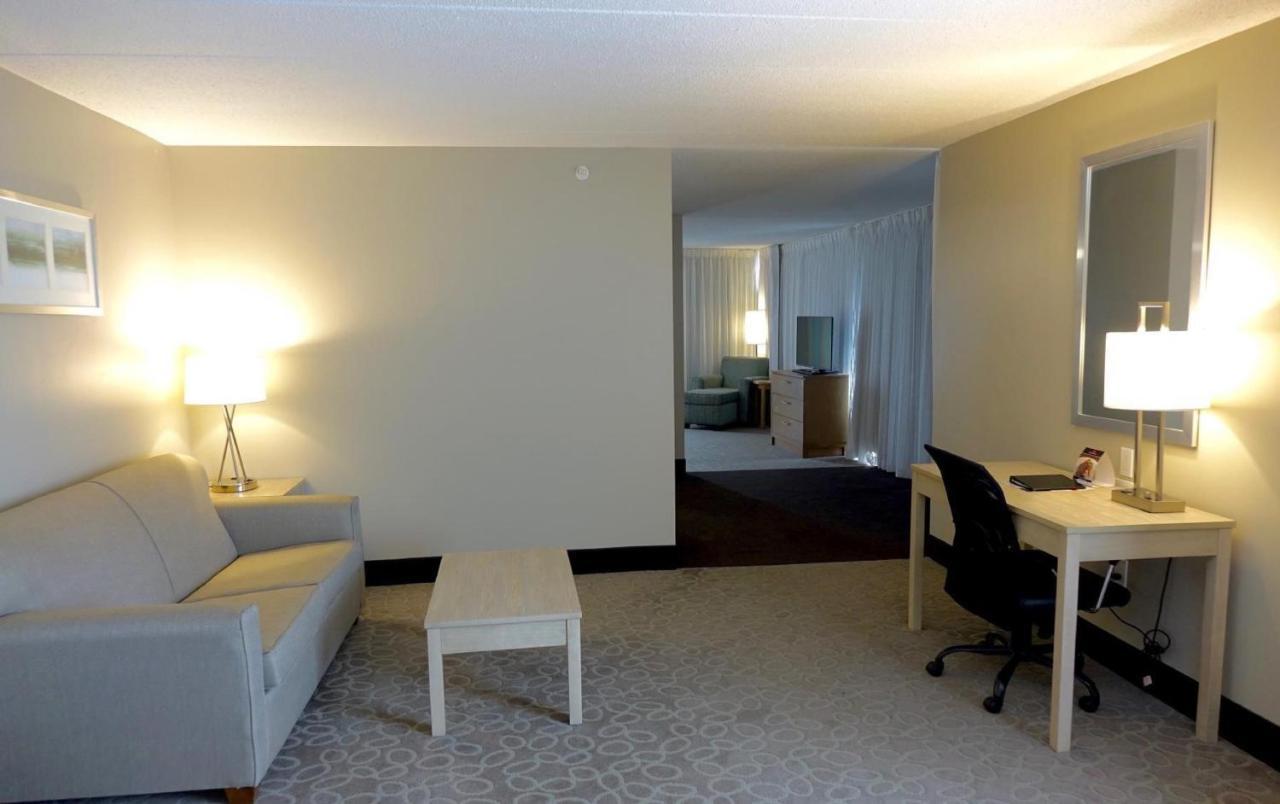 Holiday Inn Express & Suites Oshawa Downtown - Toronto Area By Ihg Esterno foto