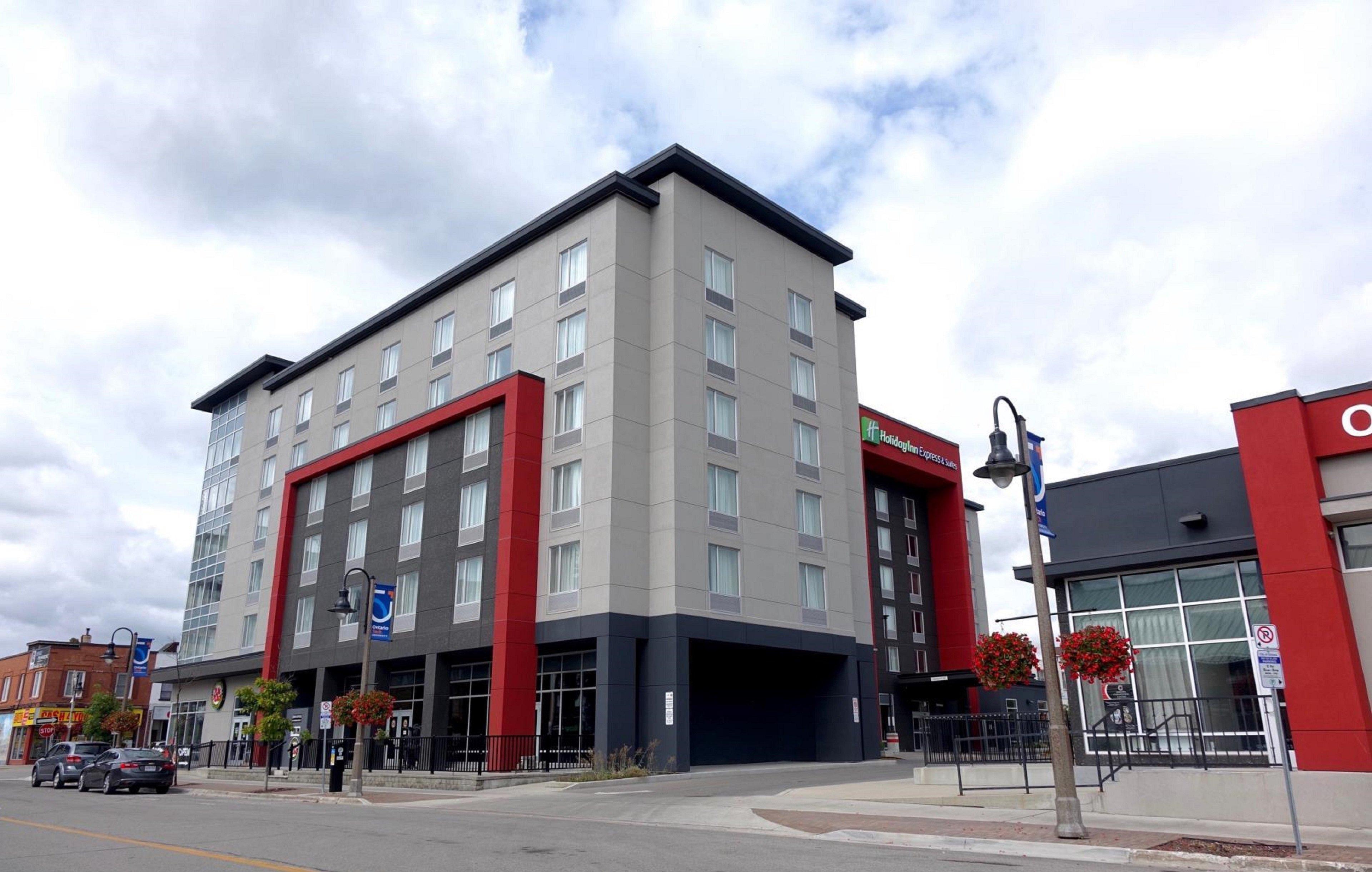 Holiday Inn Express & Suites Oshawa Downtown - Toronto Area By Ihg Esterno foto